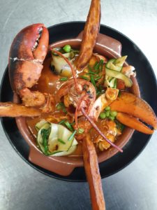 Ragoût de homard préparé le Fil Rouge, restaurant à Quimper