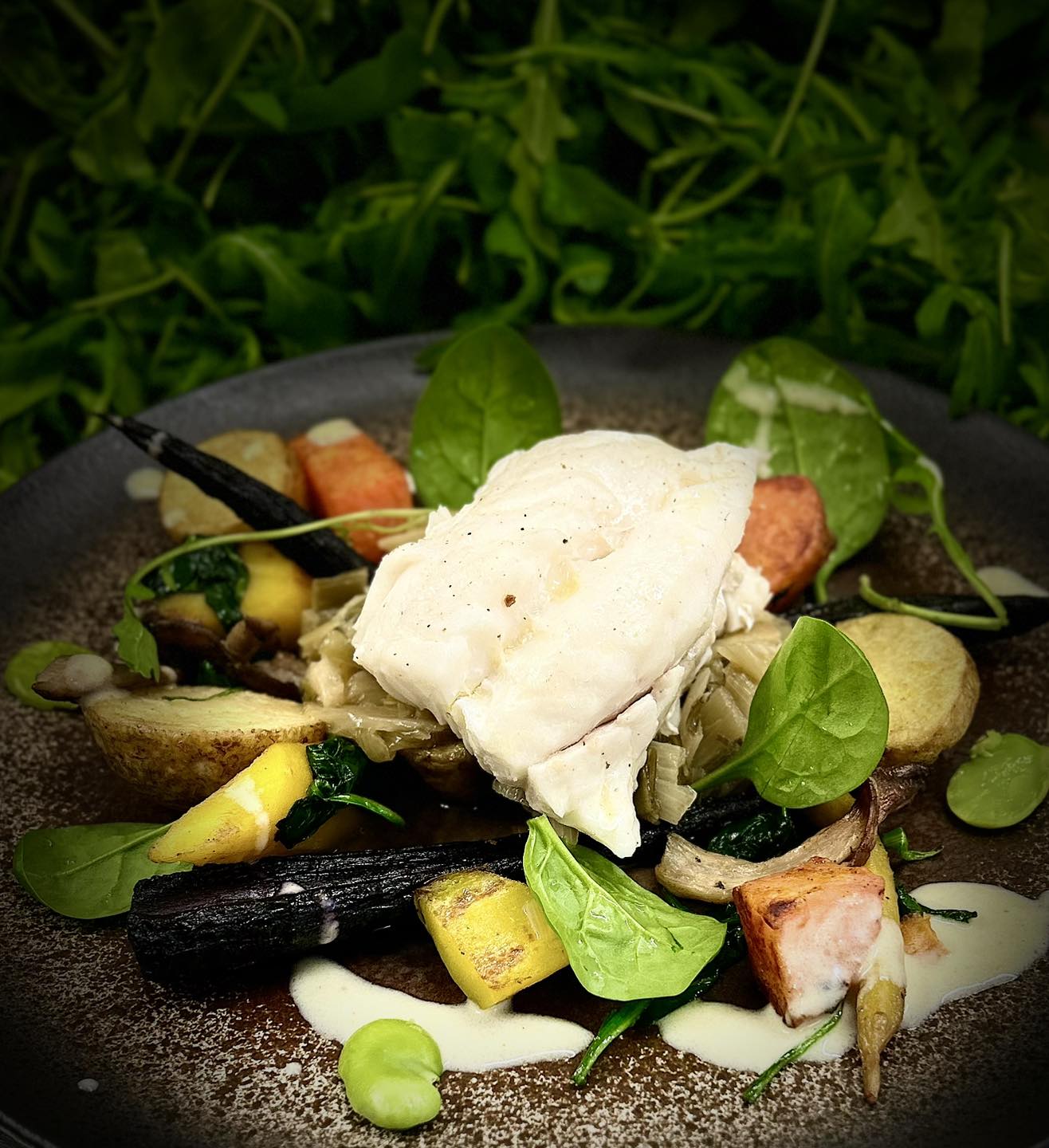 Merlu de nos côtes avec ses pommes de terre au sautoir et ses légumes sautés