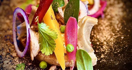 Bruschetta au fromage frais et cœur d’artichaut fondant, pickles de légumes